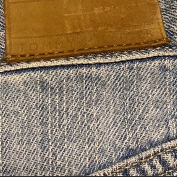 FINAL PRICE Light Wash Tommy Hilfigure Shorts - Picture 6 of 7